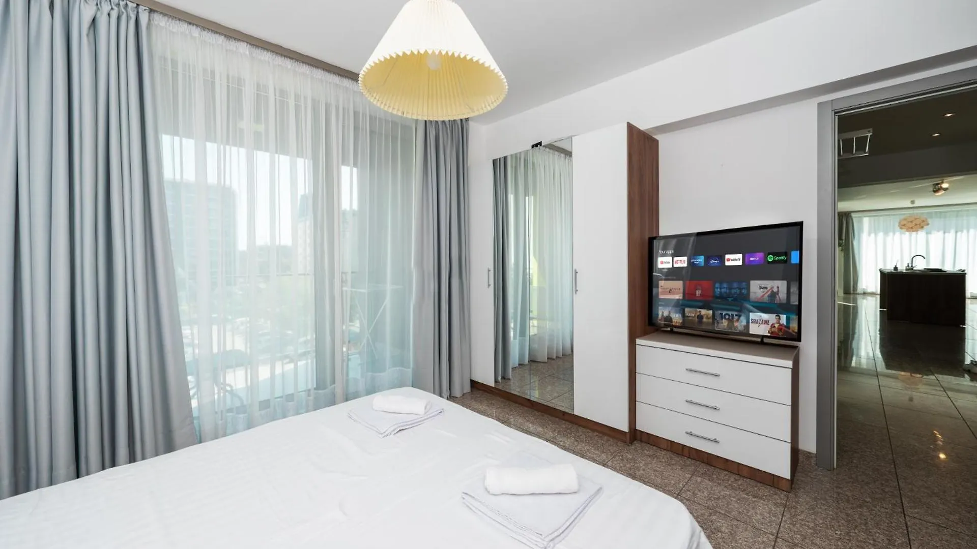 Vertigo Huge Apartment 2 Bedrooms Balcony Parking София