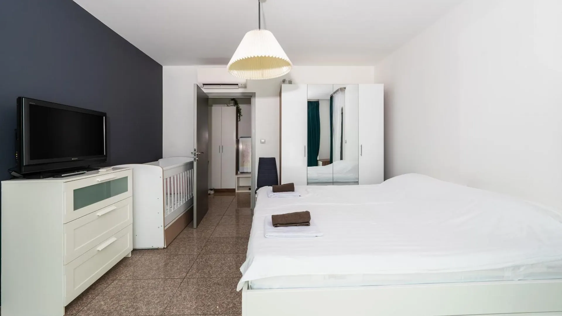 Vertigo Huge Apartment 2 Bedrooms Balcony Parking София