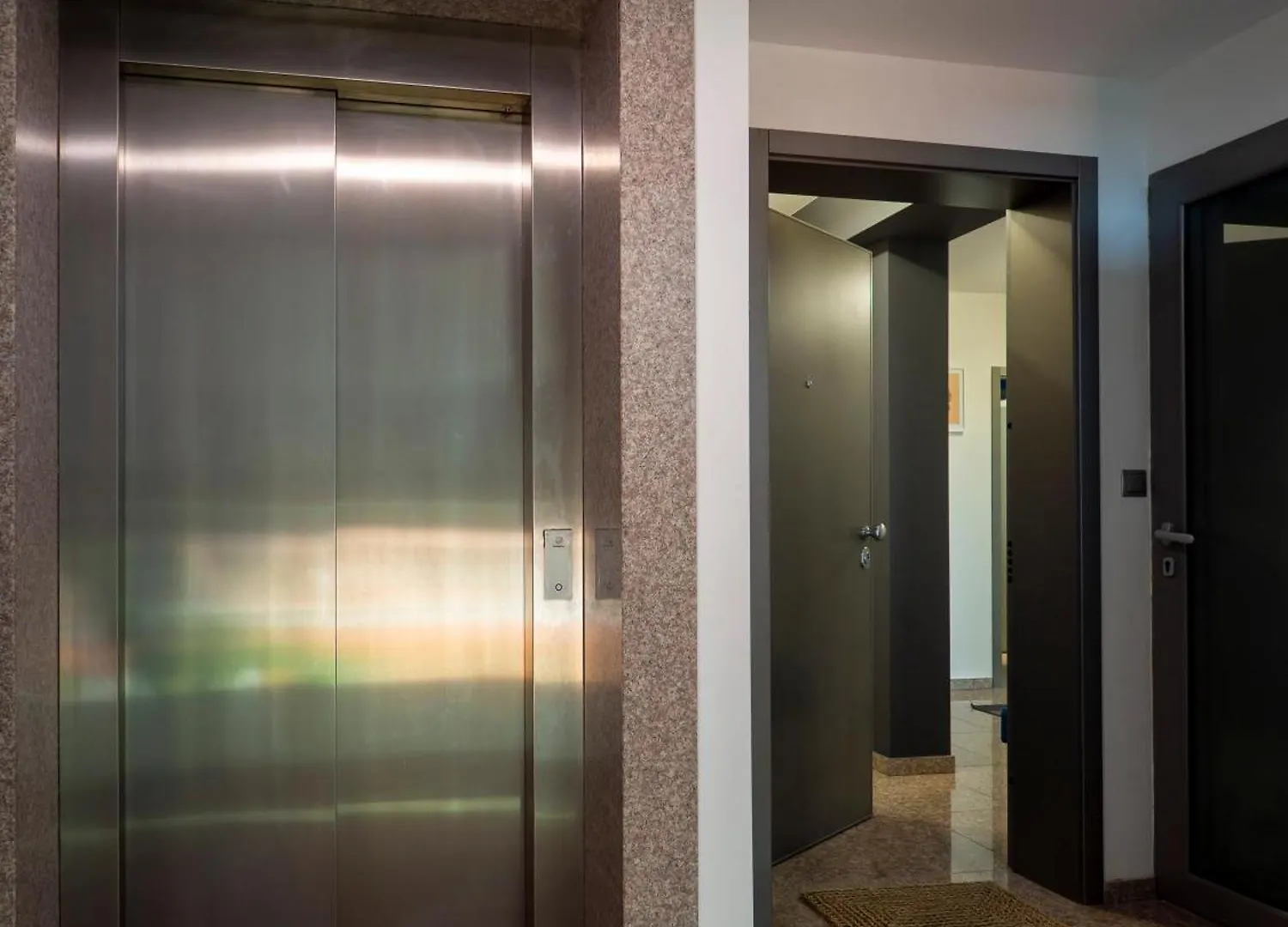 Vertigo Huge Apartment 2 Bedrooms Balcony Parking София Болгария