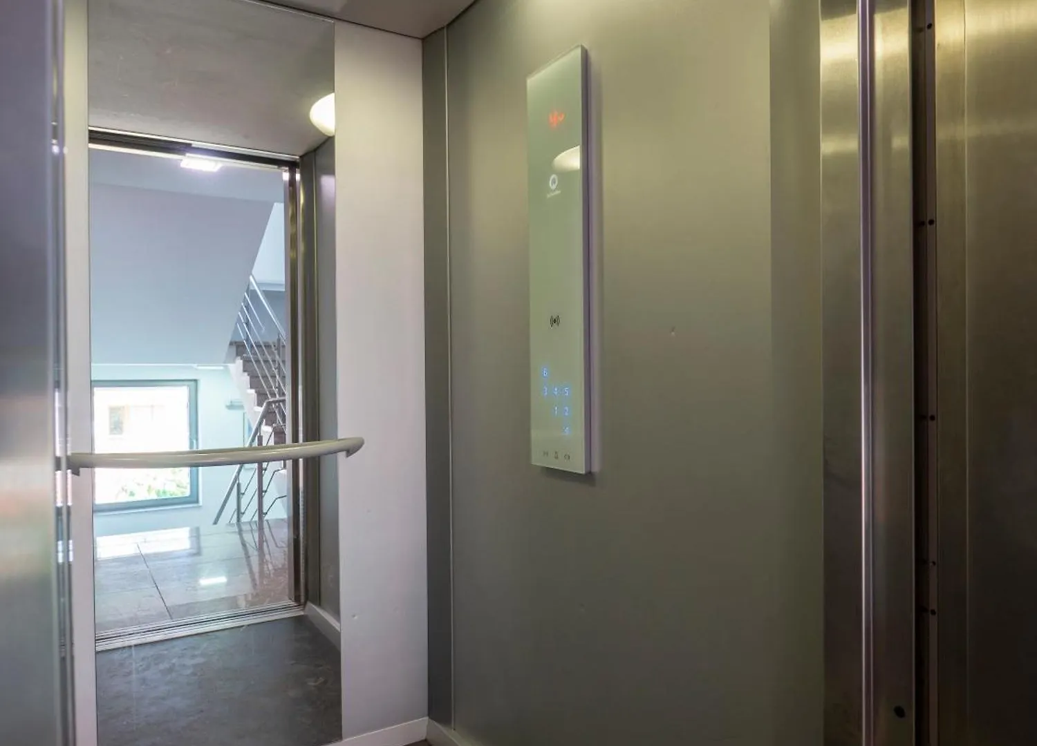 Vertigo Huge Apartment 2 Bedrooms Balcony Parking София
